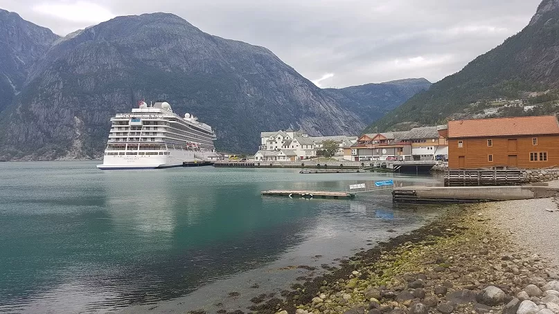 Katarzyna Łazarowicz / EIDFJORD - wyjazdy grupowe i indywidualne incentive Travel TUI Profi Partner