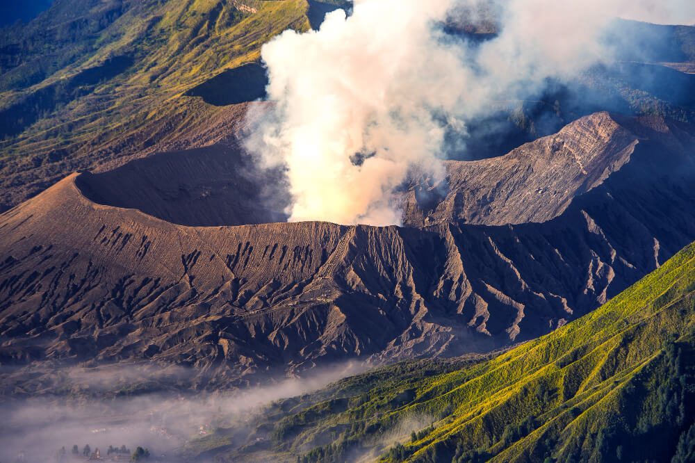 Bromo – czynny wulkan we wschodniej części Jawy - Najciekawsze w Indonezji