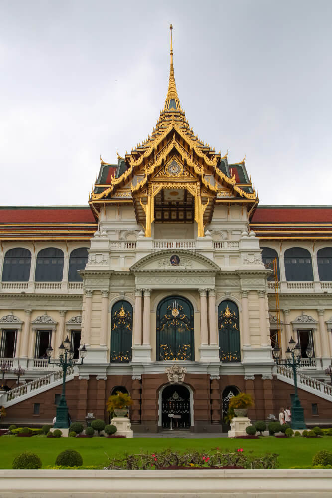 Zwiedzanie kompleksu budowli Wielkiego Pałacu Królewskiego w Bangkoku  - Wycieczki fakultatywne