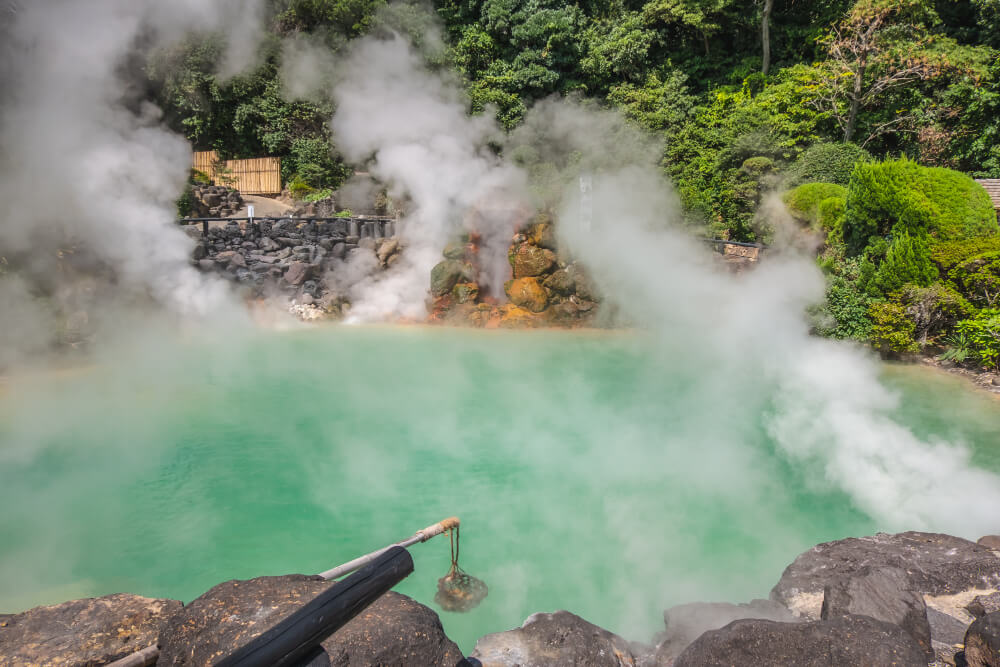 Kąpiel w gorących źródłach w Dolinie Piekieł w Beppu - Japonia - Wybrane atrakcje